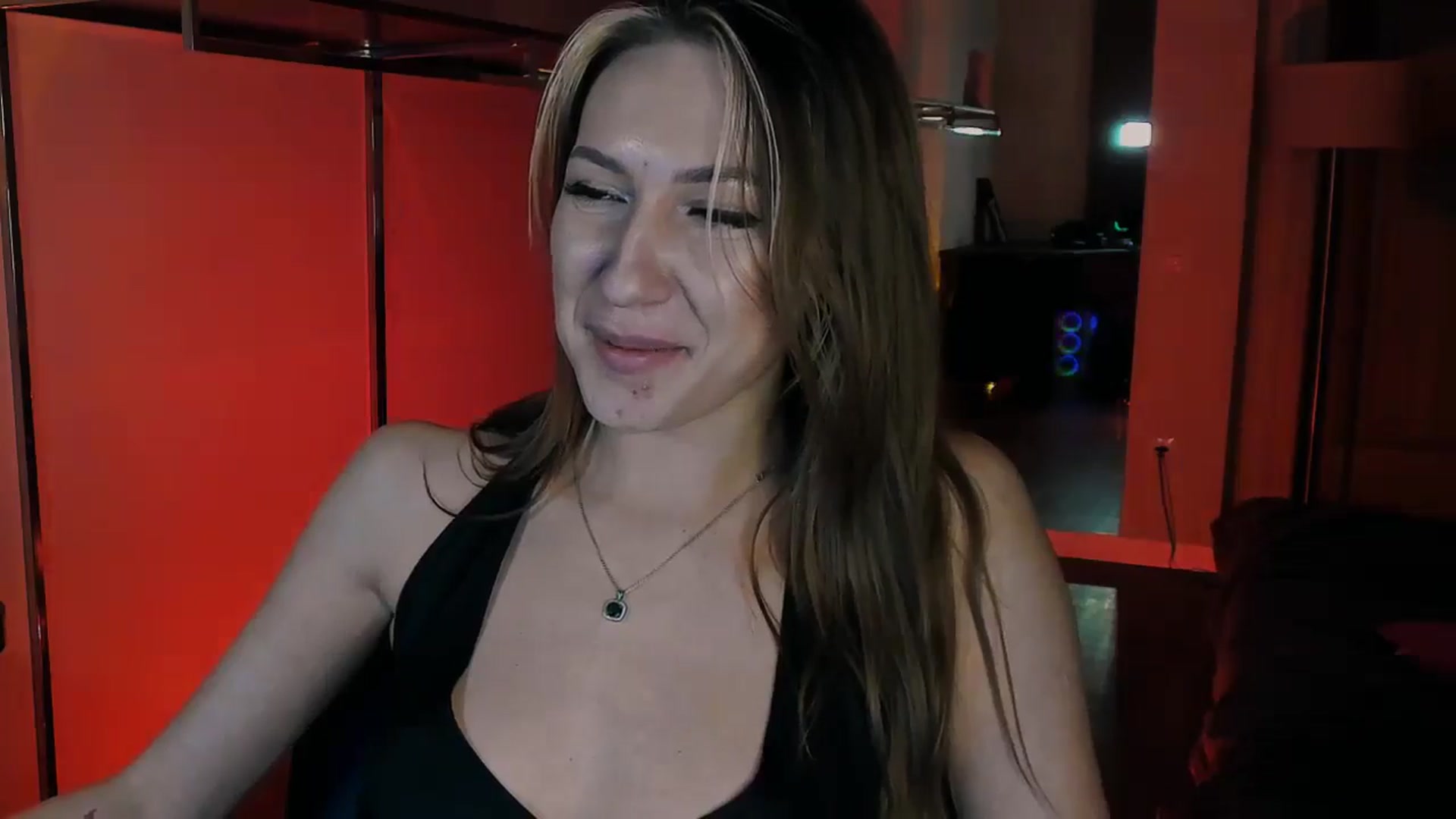 Gallery image thumbnail from LovelyGin's myfreecams stream on, 12/24/2025, 20:30 image 4 of 20