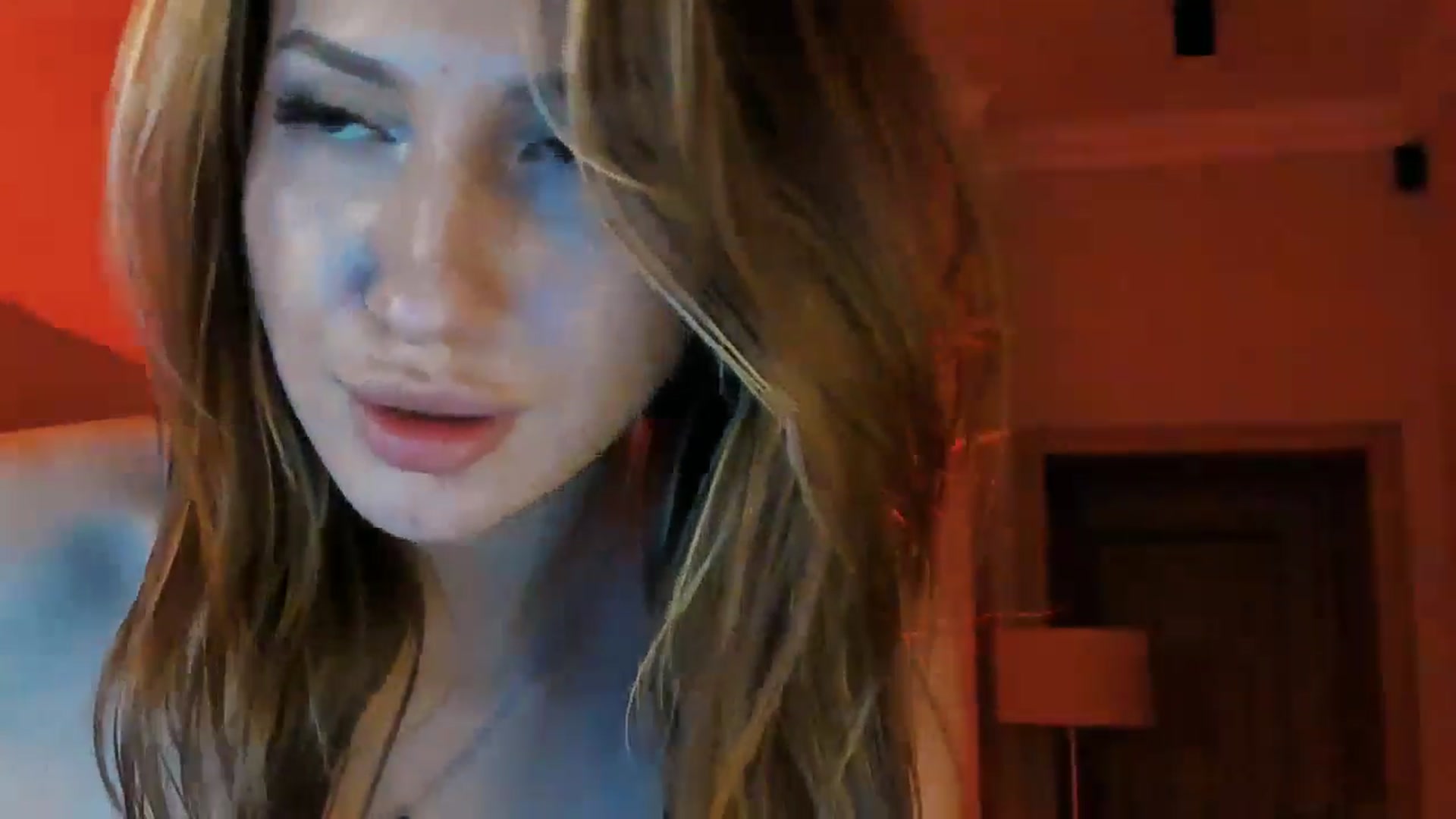 Gallery image thumbnail from LovelyGin's myfreecams stream on, 12/24/2025, 20:30 image 15 of 20