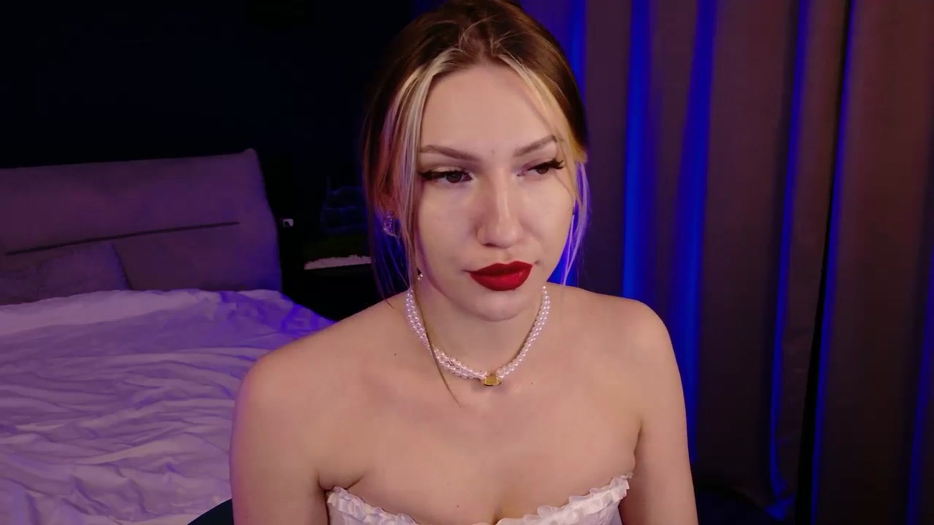 Gallery image thumbnail from LovelyGin's myfreecams stream on, 12/25/2025, 14:26 image 16 of 20
