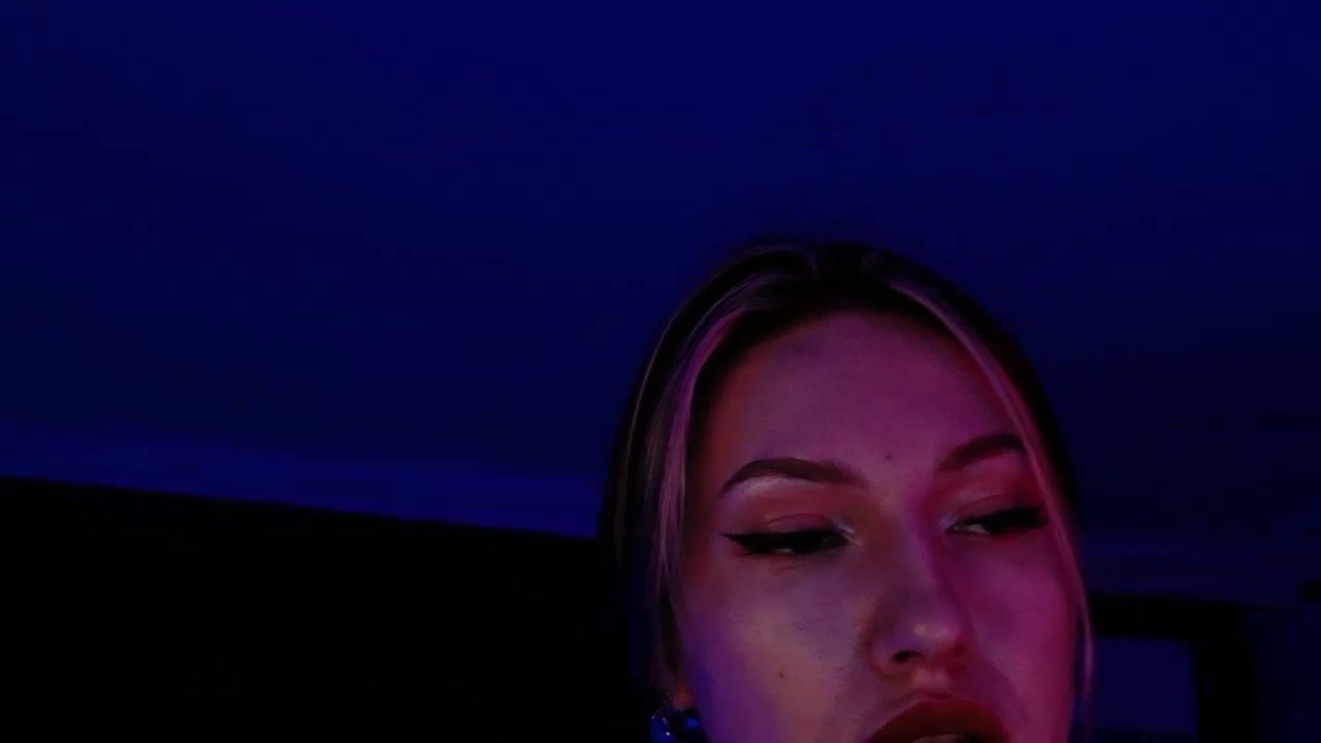 Gallery image thumbnail from LovelyGin's myfreecams stream on, 12/25/2025, 14:26 image 8 of 20