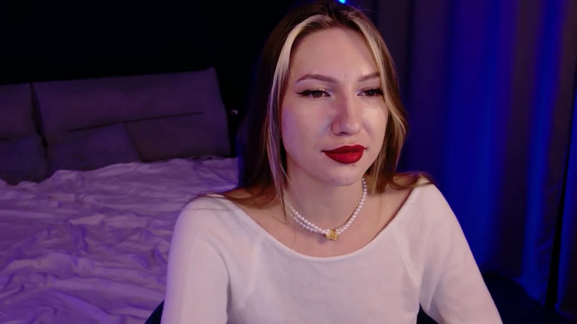 Gallery image thumbnail from LovelyGin's myfreecams stream on, 12/25/2025, 17:14 image 8 of 20