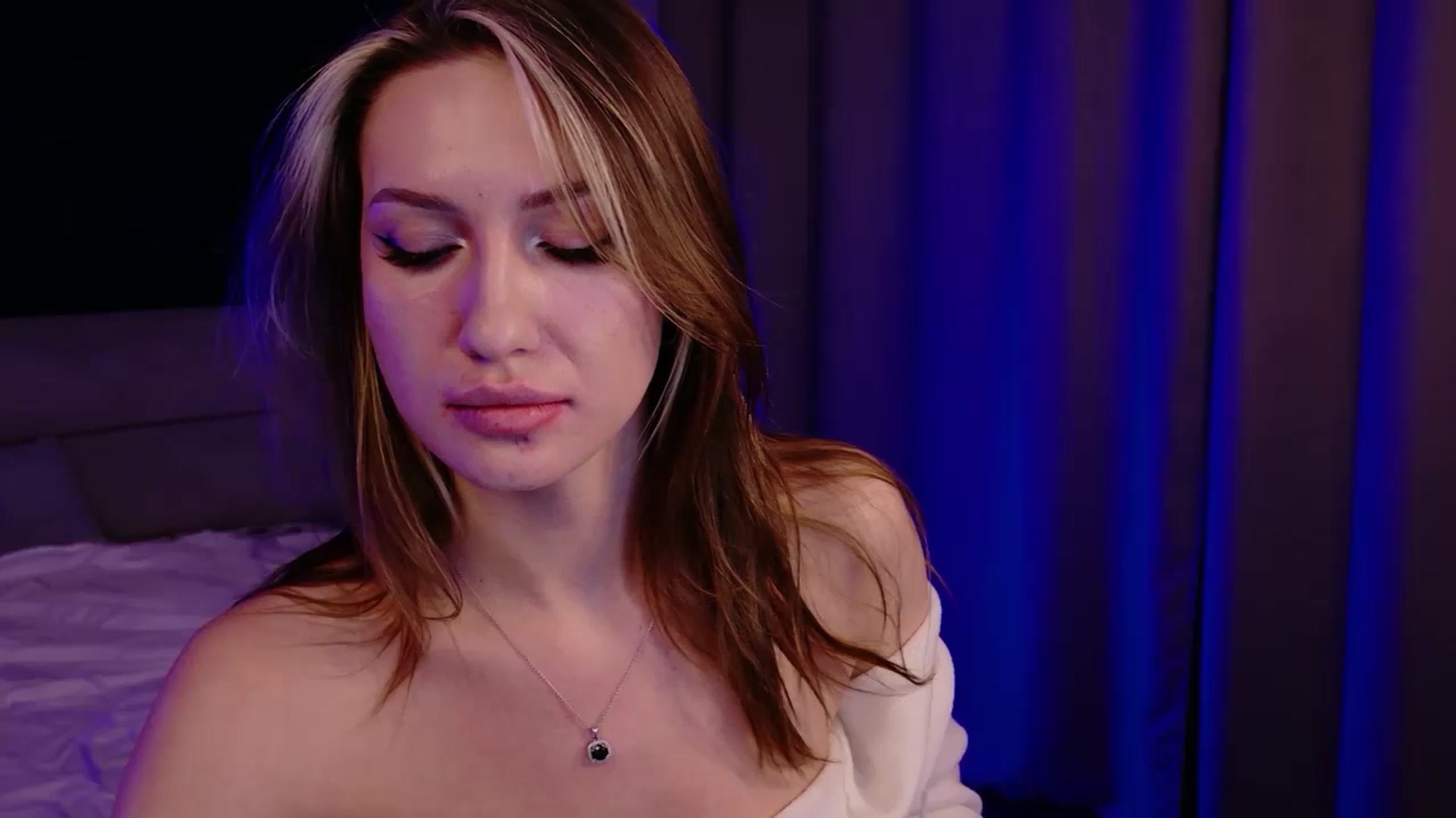 Gallery image thumbnail from LovelyGin's myfreecams stream on, 12/25/2025, 18:49 image 9 of 20