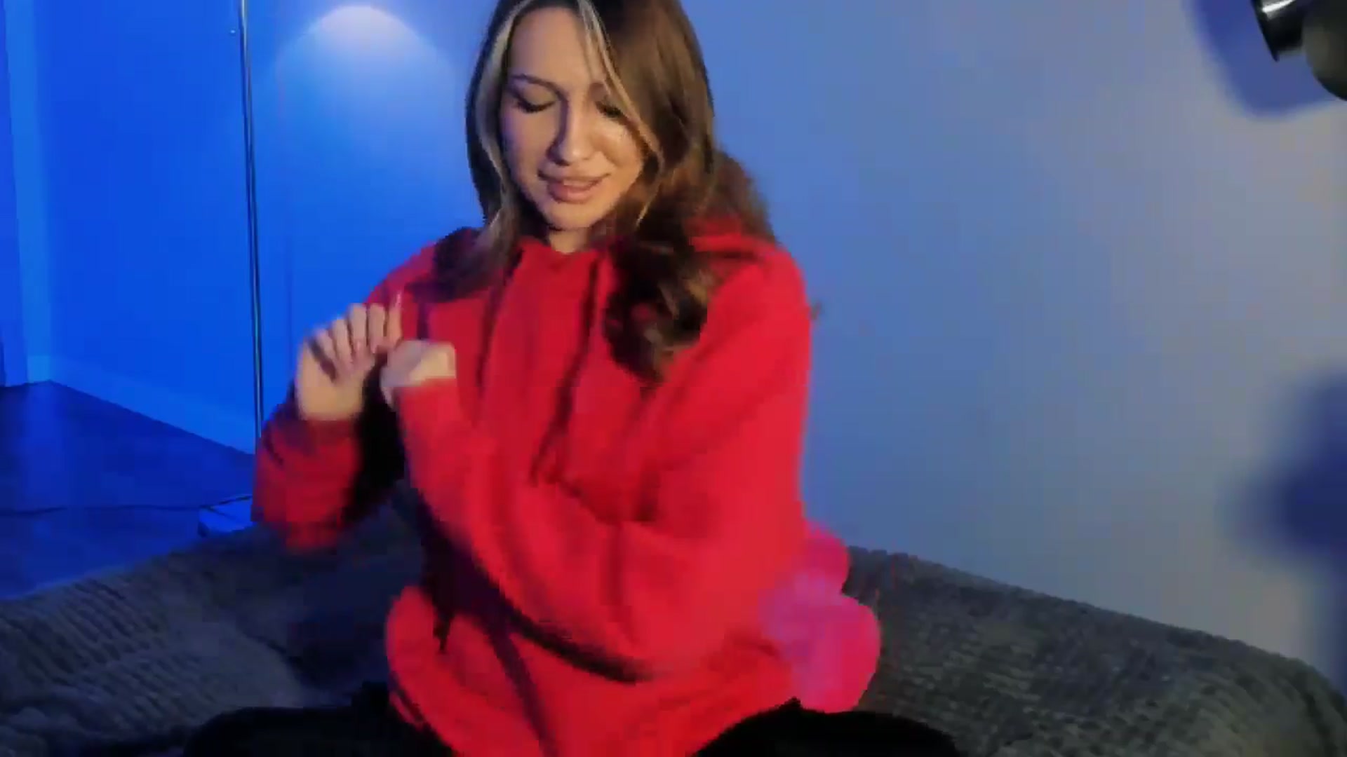 Gallery image thumbnail from LovelyGin's myfreecams stream on, 12/29/2025, 15:46 image 15 of 20