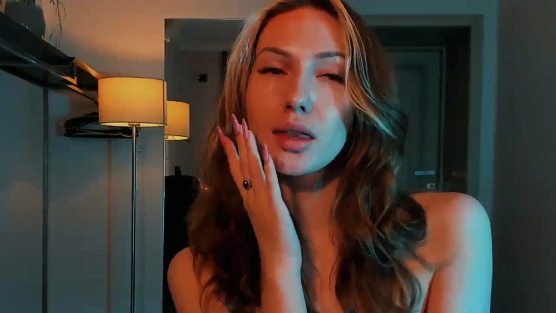 Gallery image thumbnail from LovelyGin's myfreecams stream on, 12/30/2025, 19:58 image 4 of 20