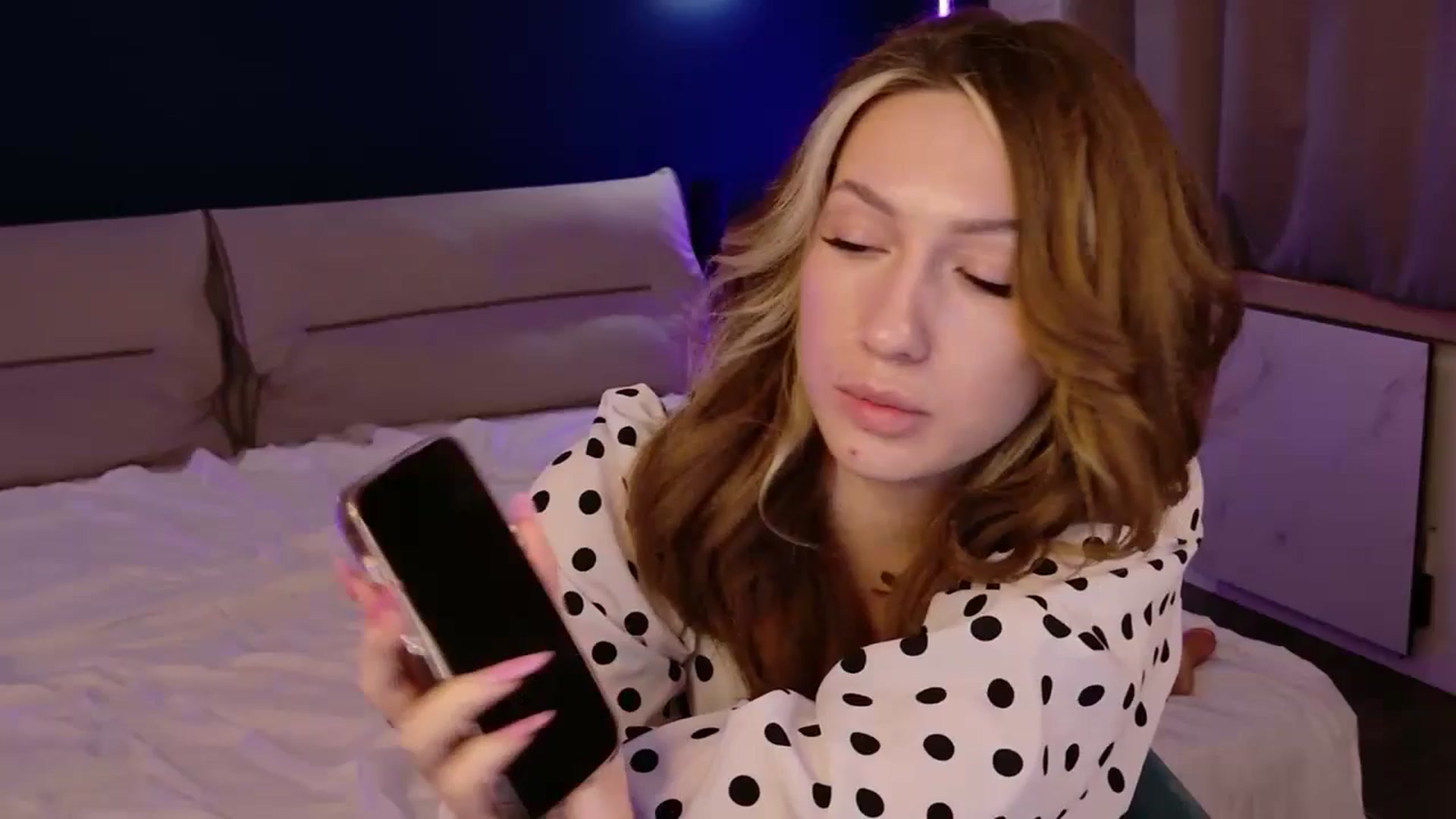 Gallery image thumbnail from LovelyGin's myfreecams stream on, 12/31/2025, 15:08 image 18 of 20