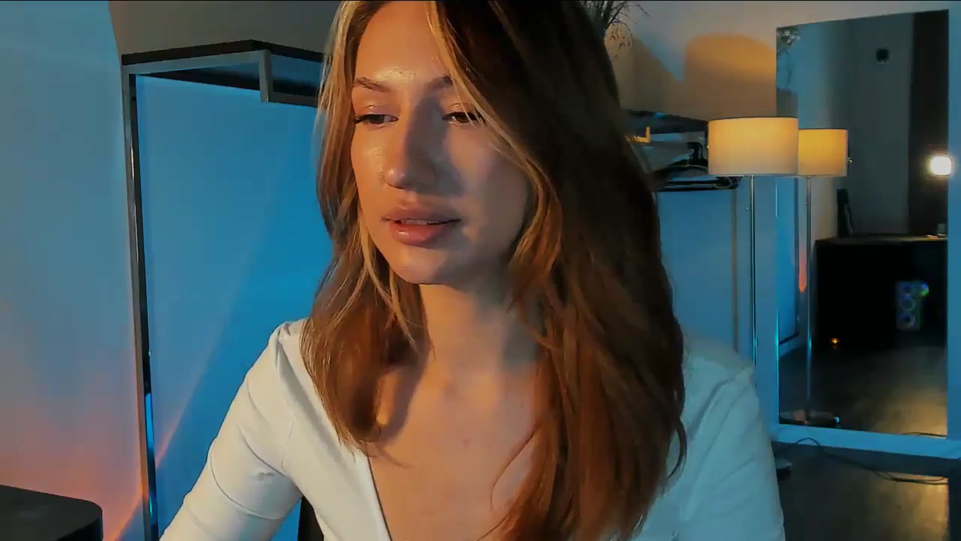 Gallery image thumbnail from LovelyGin's myfreecams stream on, 01/02/2026, 16:00 image 4 of 20