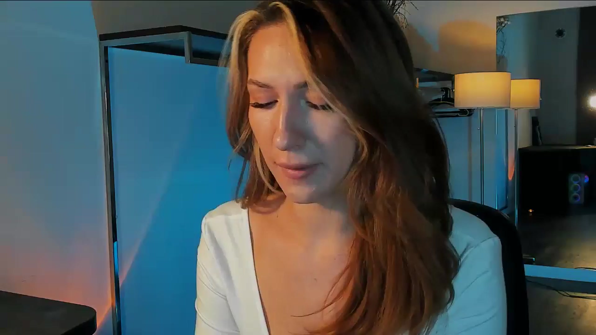 Gallery image thumbnail from LovelyGin's myfreecams stream on, 01/02/2026, 16:00 image 3 of 20