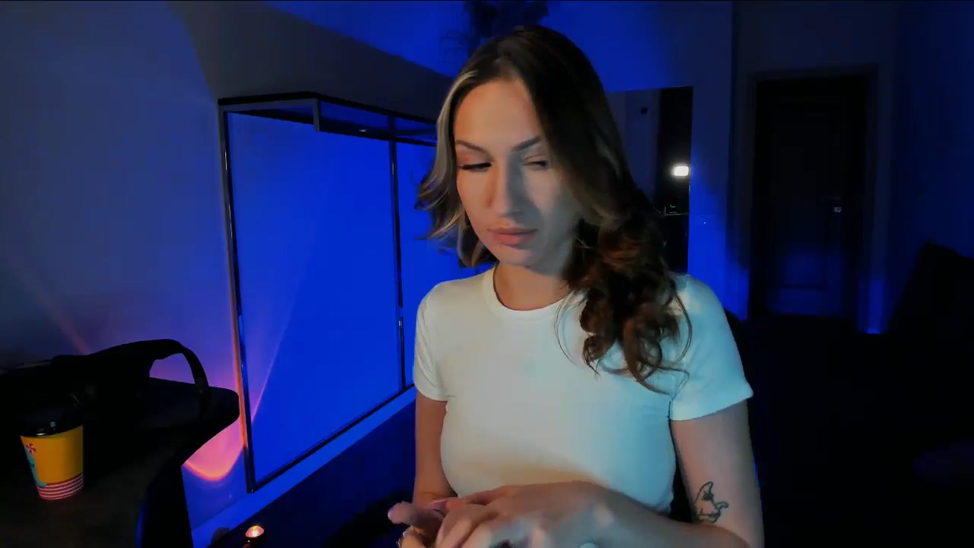Gallery image thumbnail from LovelyGin's myfreecams stream on, 01/07/2026, 15:04 image 12 of 20