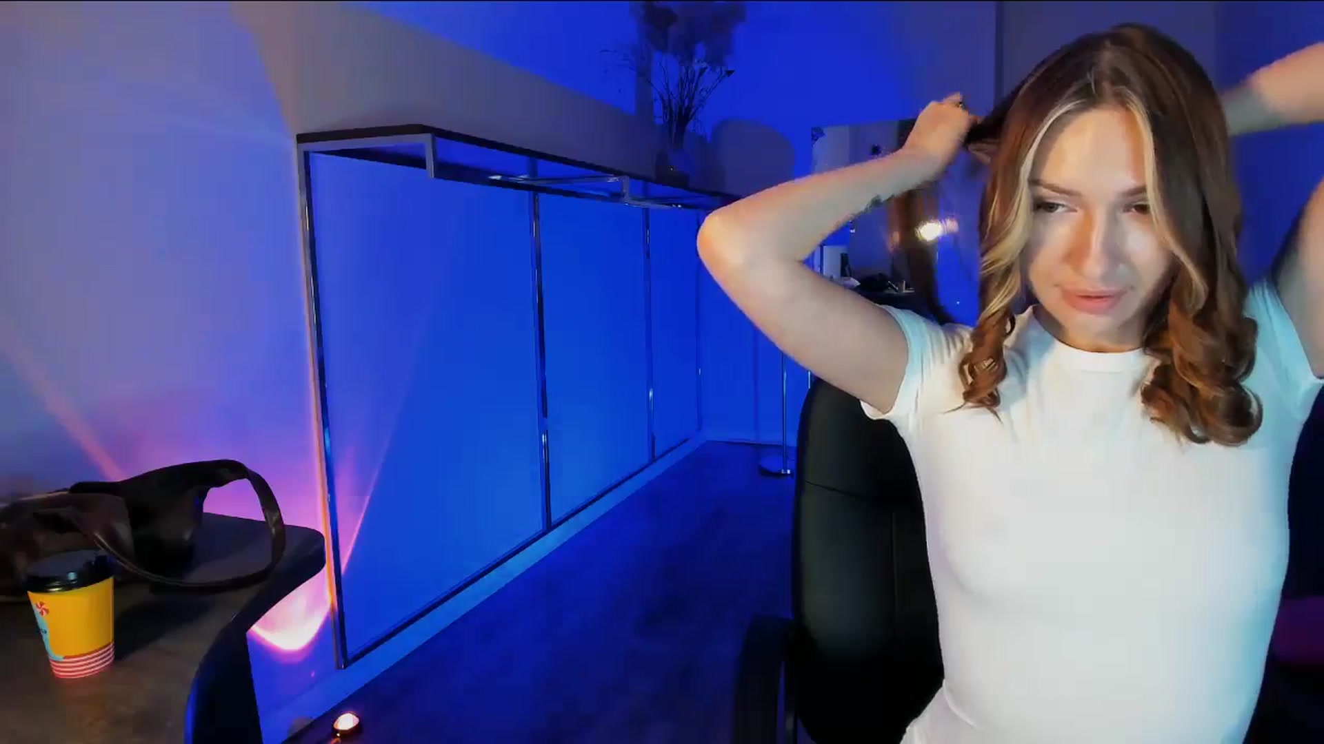 Gallery image thumbnail from LovelyGin's myfreecams stream on, 01/07/2026, 15:04 image 9 of 20
