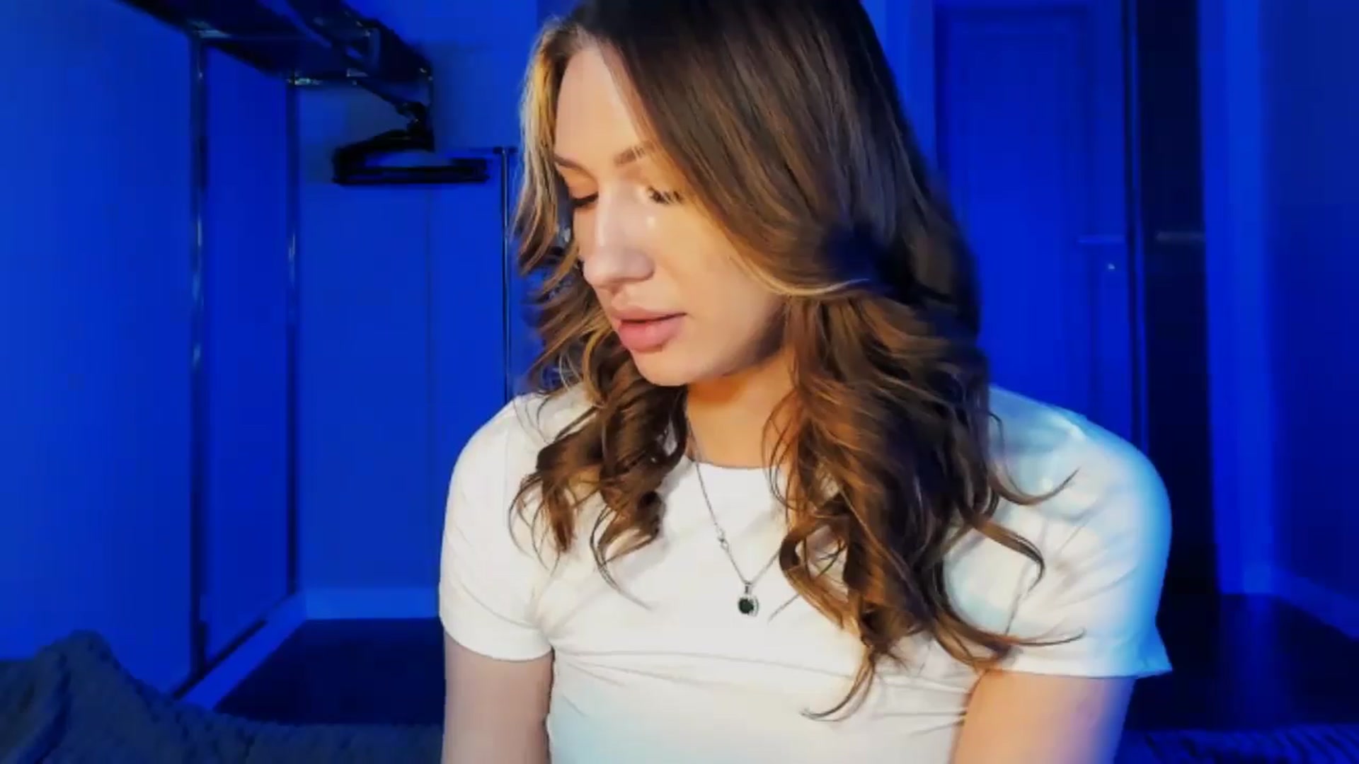 Gallery image thumbnail from LovelyGin's myfreecams stream on, 01/07/2026, 17:16 image 15 of 20