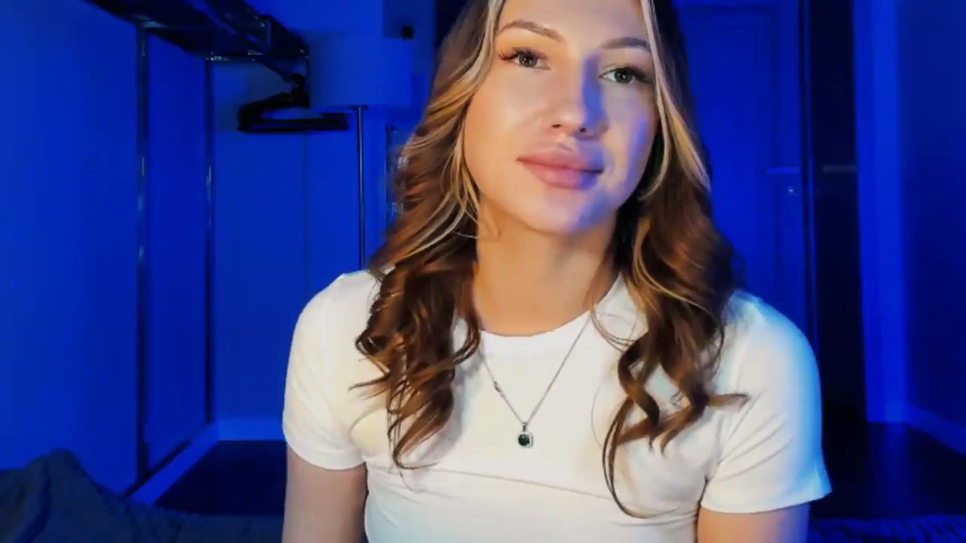 Gallery image thumbnail from LovelyGin's myfreecams stream on, 01/07/2026, 17:16 image 12 of 20