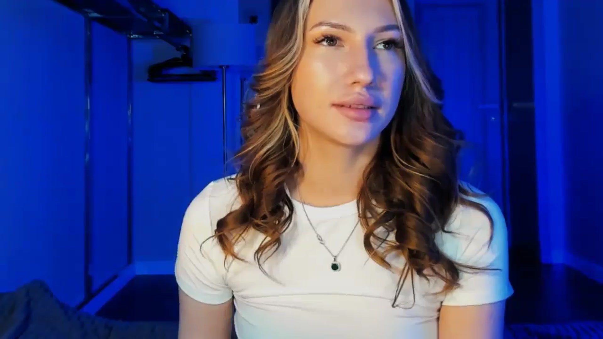 Gallery image thumbnail from LovelyGin's myfreecams stream on, 01/07/2026, 17:16 image 14 of 20