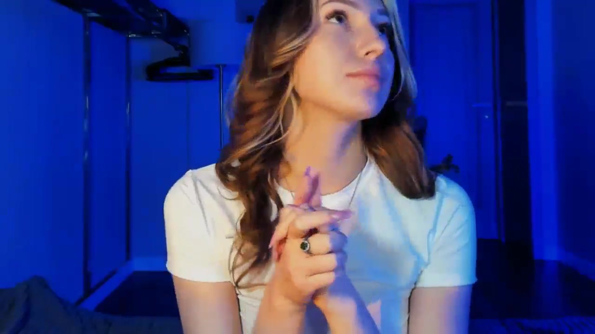 Gallery image thumbnail from LovelyGin's myfreecams stream on, 01/07/2026, 17:16 image 11 of 20