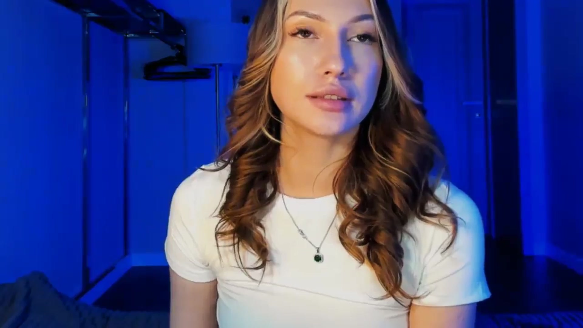 Gallery image thumbnail from LovelyGin's myfreecams stream on, 01/07/2026, 17:16 image 19 of 20