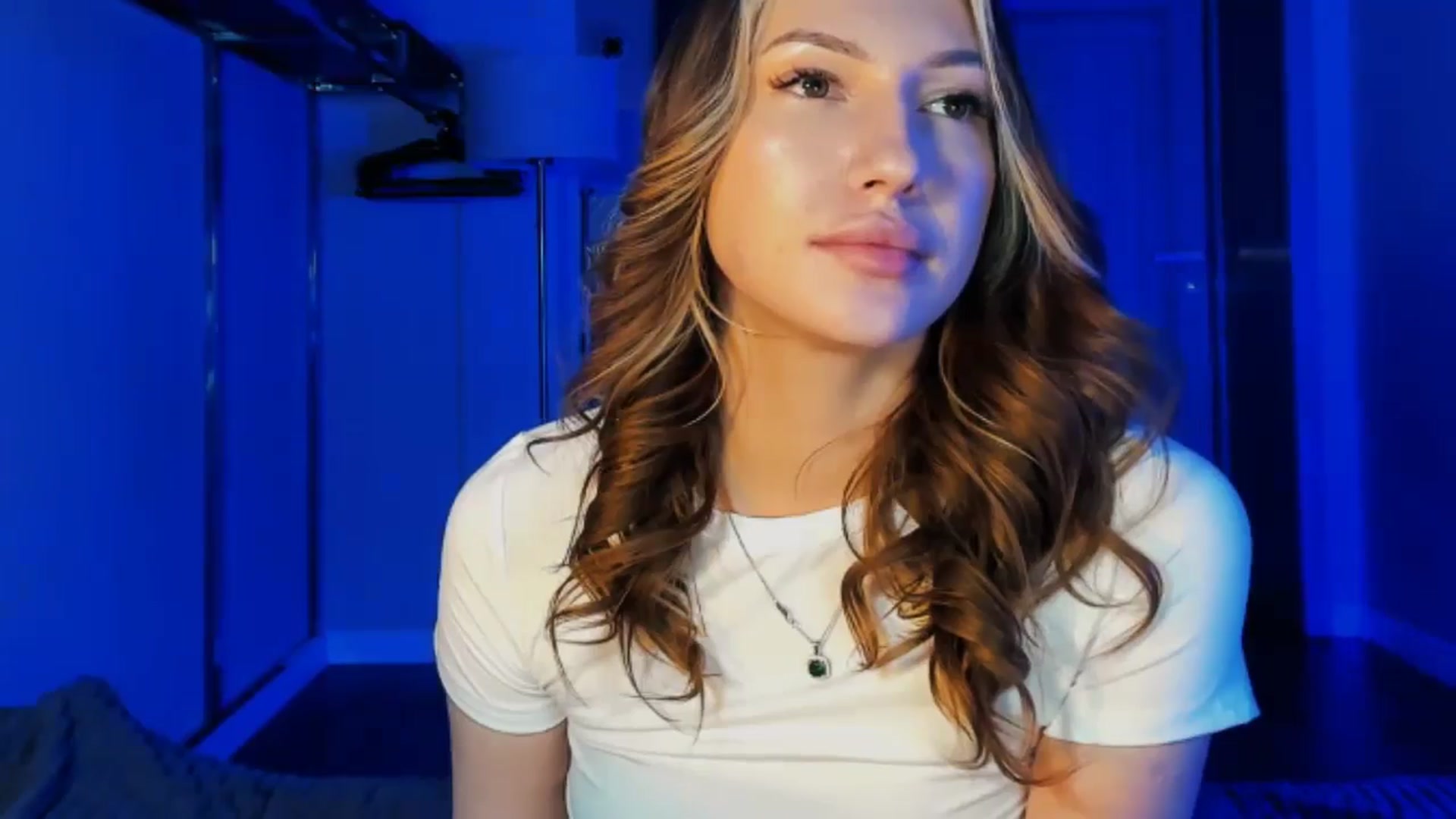 Gallery image thumbnail from LovelyGin's myfreecams stream on, 01/07/2026, 17:16 image 18 of 20
