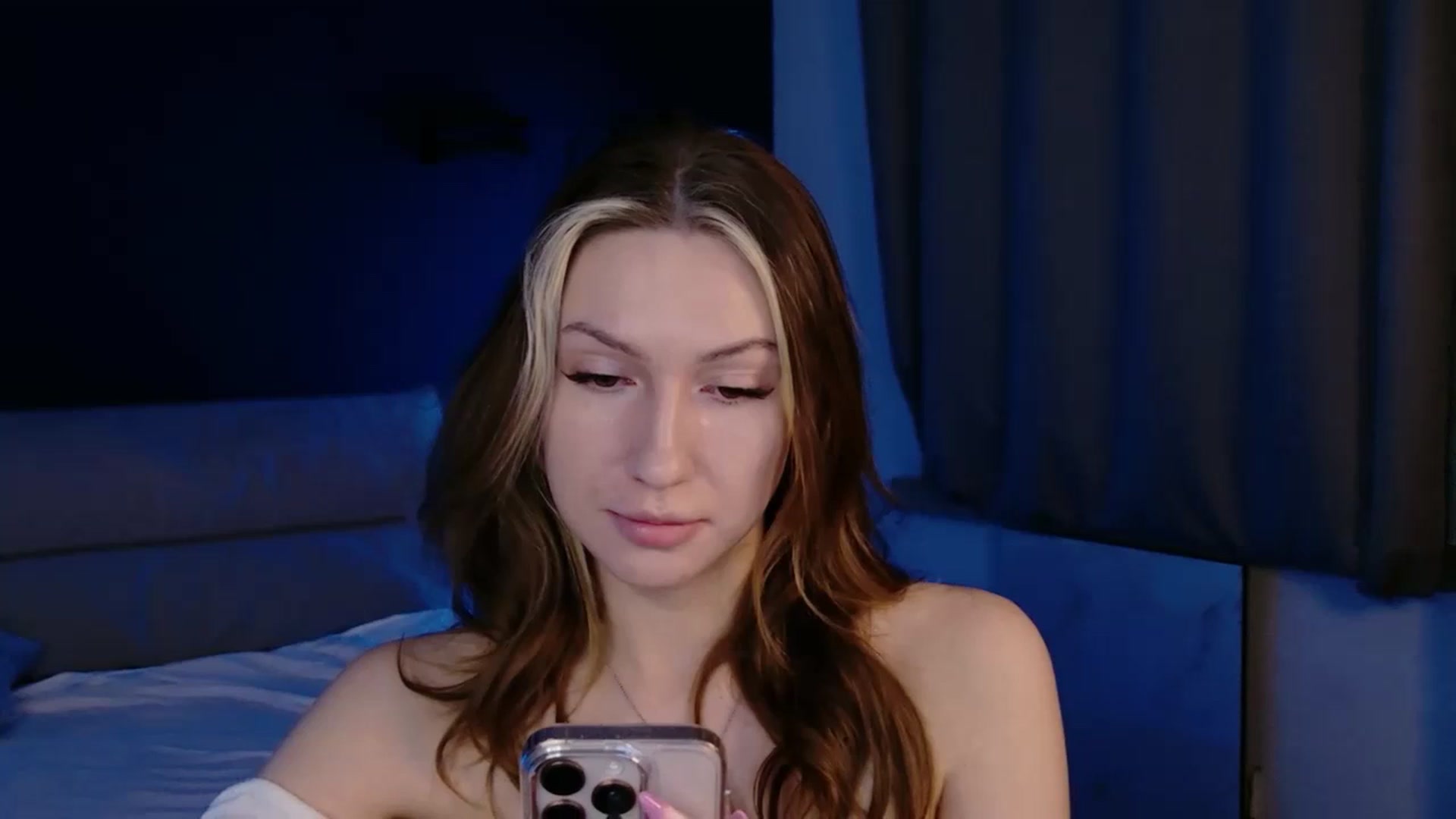 Gallery image thumbnail from LovelyGin's myfreecams stream on, 01/08/2026, 14:25 image 18 of 20