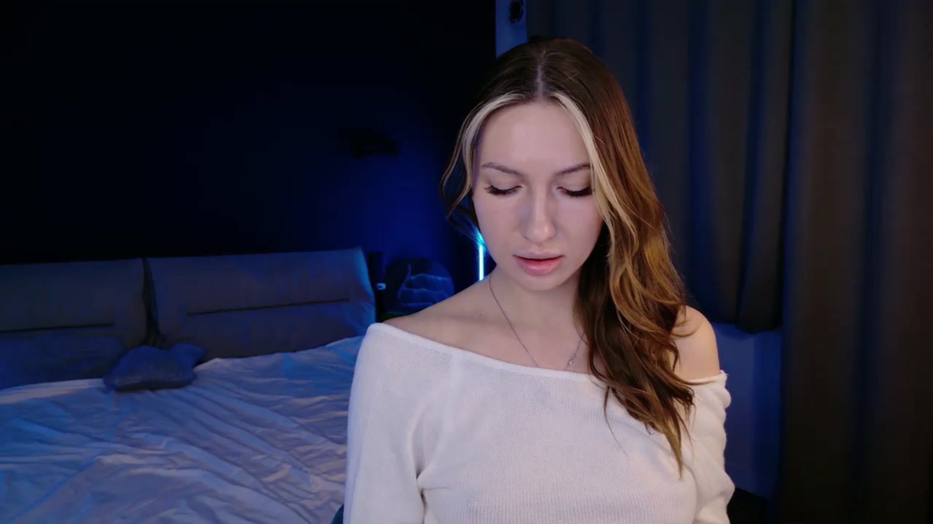 Gallery image thumbnail from LovelyGin's myfreecams stream on, 01/08/2026, 15:31 image 10 of 20