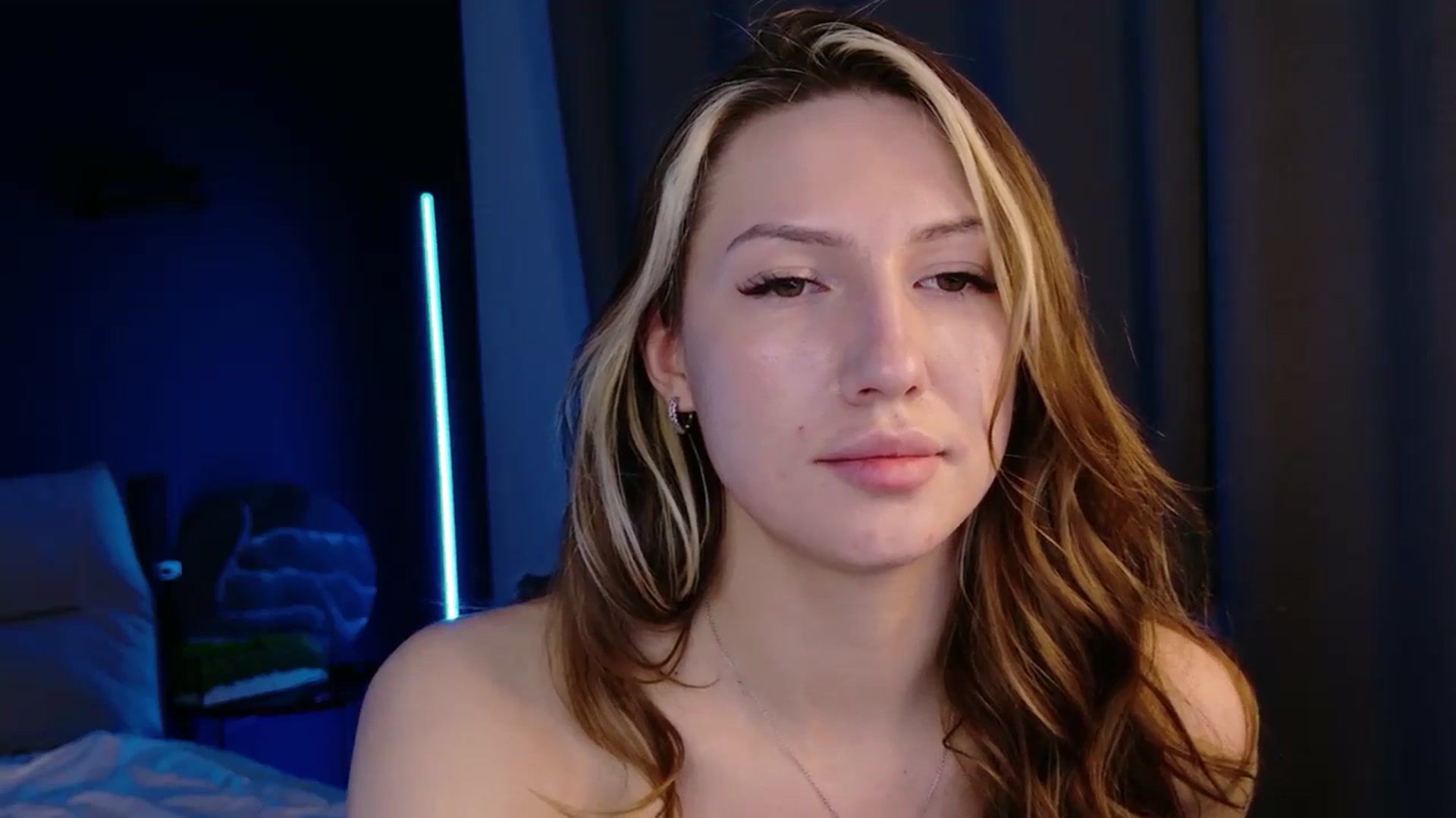 Gallery image thumbnail from LovelyGin's myfreecams stream on, 01/08/2026, 19:47 image 13 of 20