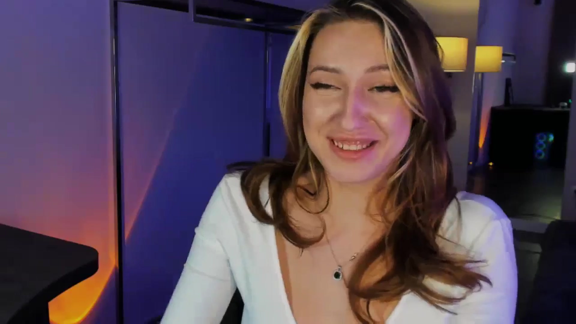 Gallery image thumbnail from LovelyGin's myfreecams stream on, 01/09/2026, 17:26 image 19 of 20