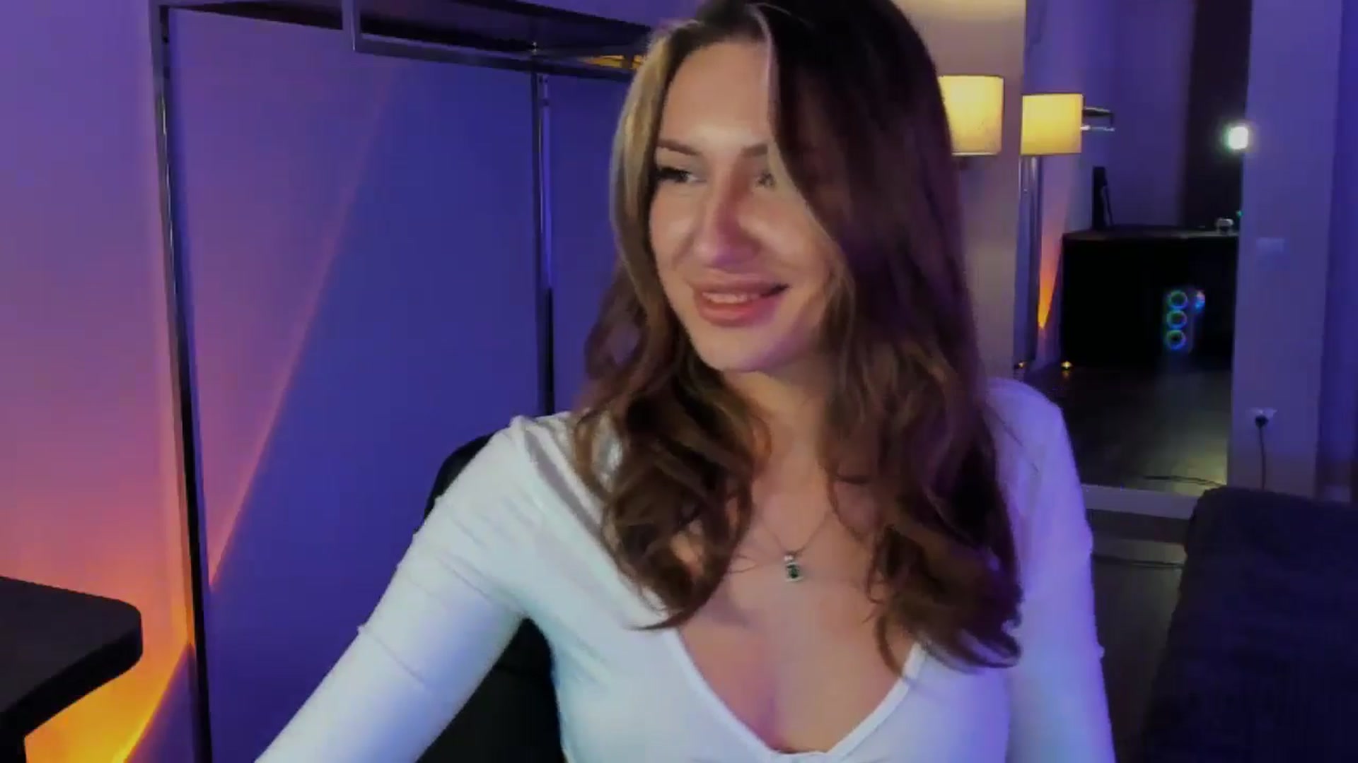 Gallery image thumbnail from LovelyGin's myfreecams stream on, 01/09/2026, 17:26 image 10 of 20