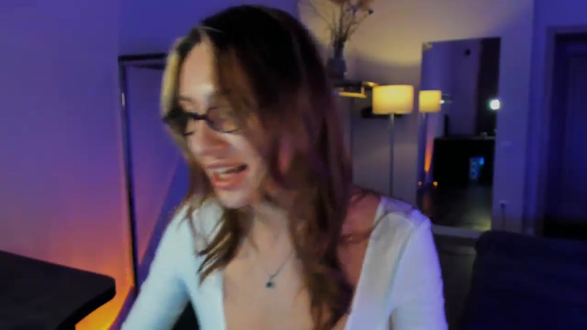 Gallery image thumbnail from LovelyGin's myfreecams stream on, 01/09/2026, 17:26 image 5 of 20