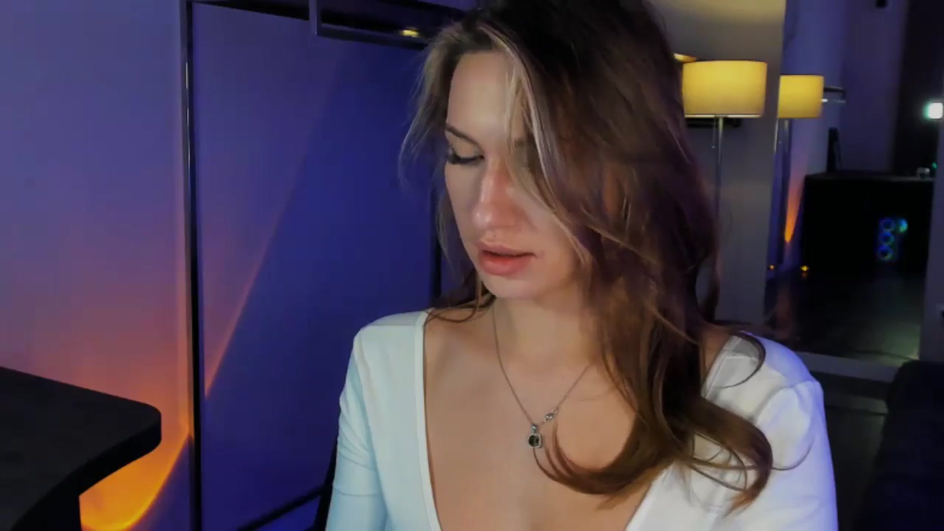 Gallery image thumbnail from LovelyGin's myfreecams stream on, 01/09/2026, 17:26 image 17 of 20