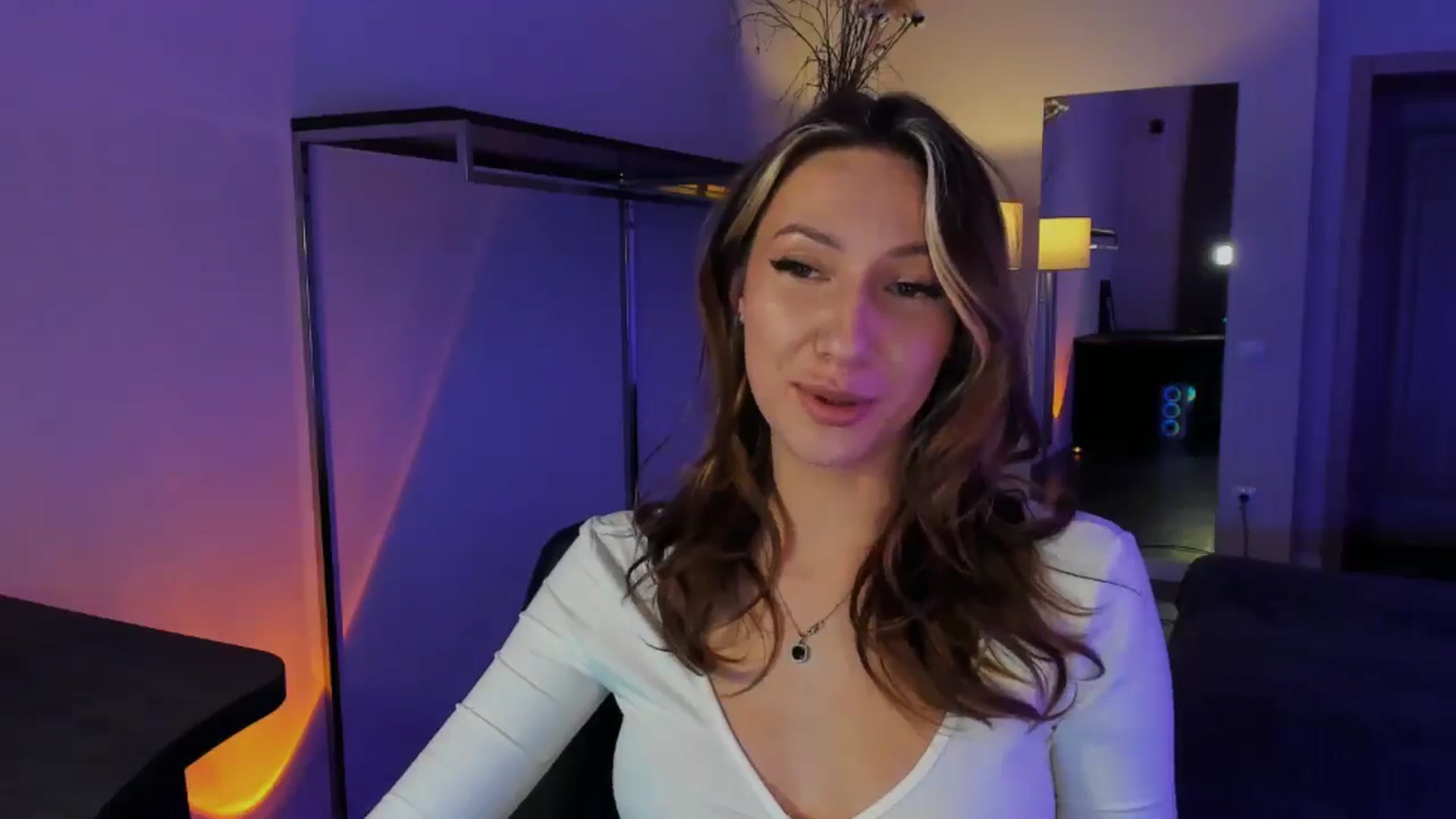 Gallery image thumbnail from LovelyGin's myfreecams stream on, 01/09/2026, 17:26 image 7 of 20