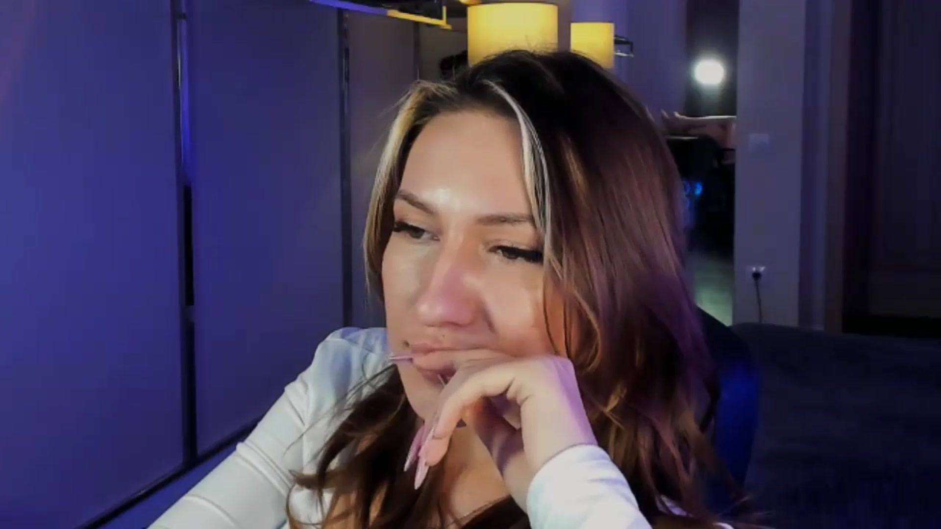 Gallery image thumbnail from LovelyGin's myfreecams stream on, 01/09/2026, 20:18 image 7 of 20