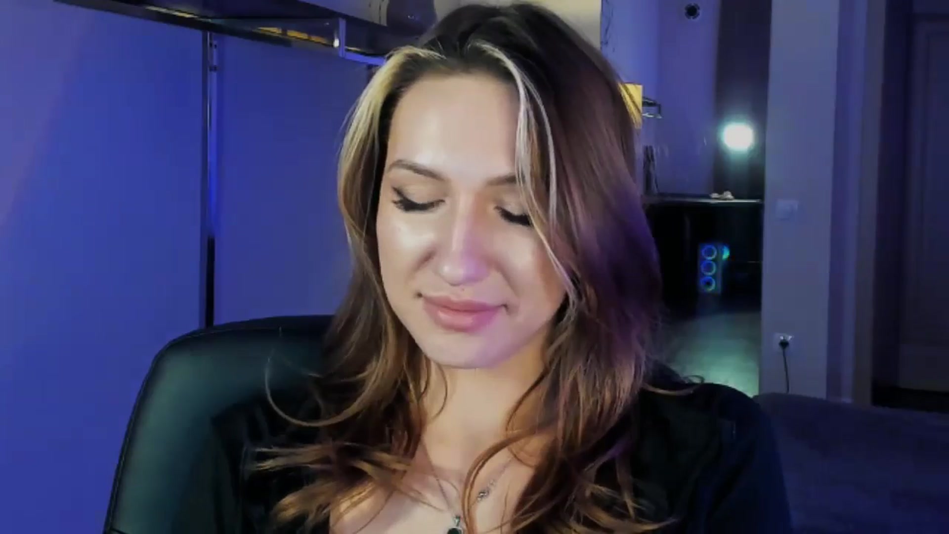 Gallery image thumbnail from LovelyGin's myfreecams stream on, 01/09/2026, 20:18 image 12 of 20
