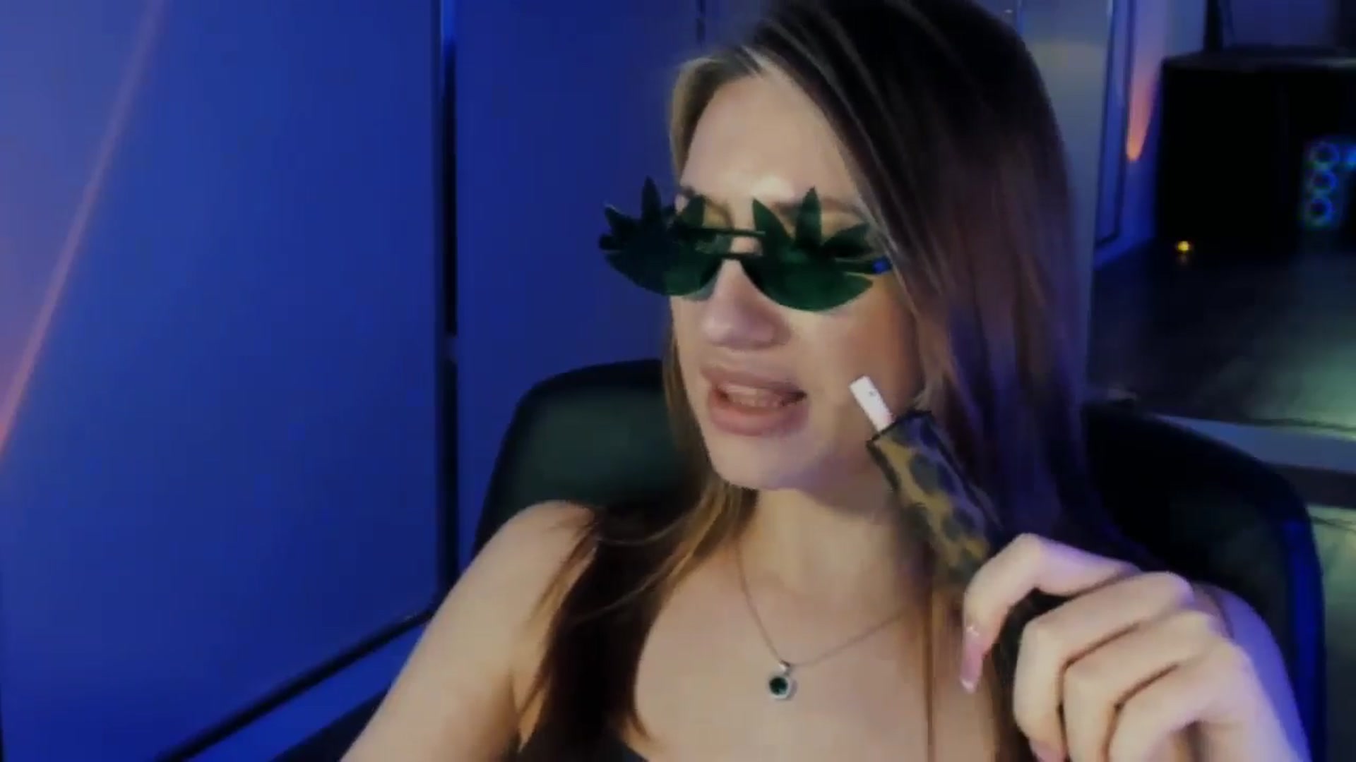 Gallery image thumbnail from LovelyGin's myfreecams stream on, 01/12/2026, 17:03 image 10 of 20