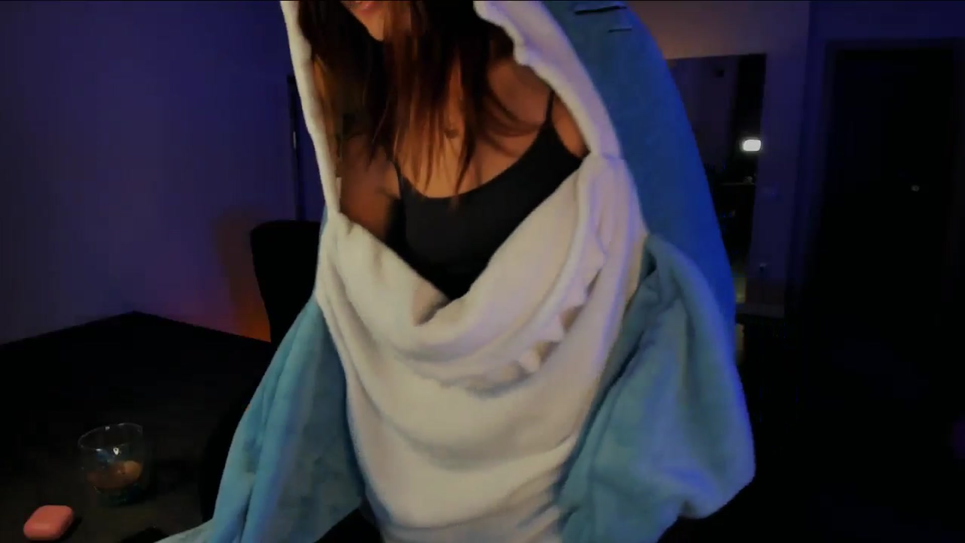 Gallery image thumbnail from LovelyGin's myfreecams stream on, 01/12/2026, 17:03 image 12 of 20
