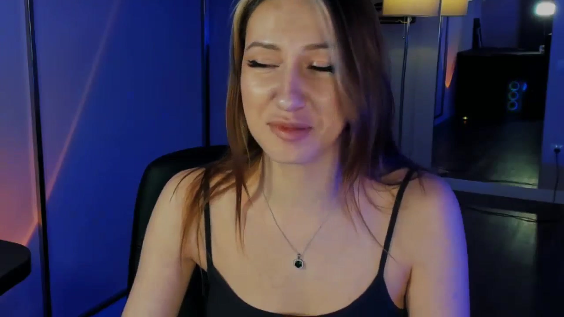 Gallery image thumbnail from LovelyGin's myfreecams stream on, 01/12/2026, 17:03 image 8 of 20