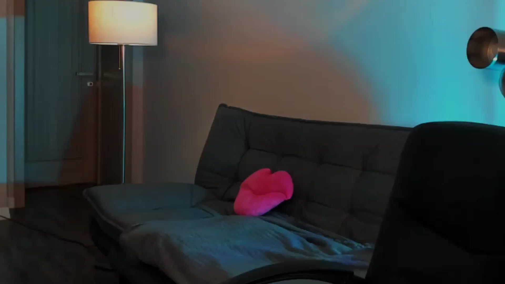 Gallery image thumbnail from LovelyGin's myfreecams stream on, 01/12/2026, 19:36 image 10 of 20