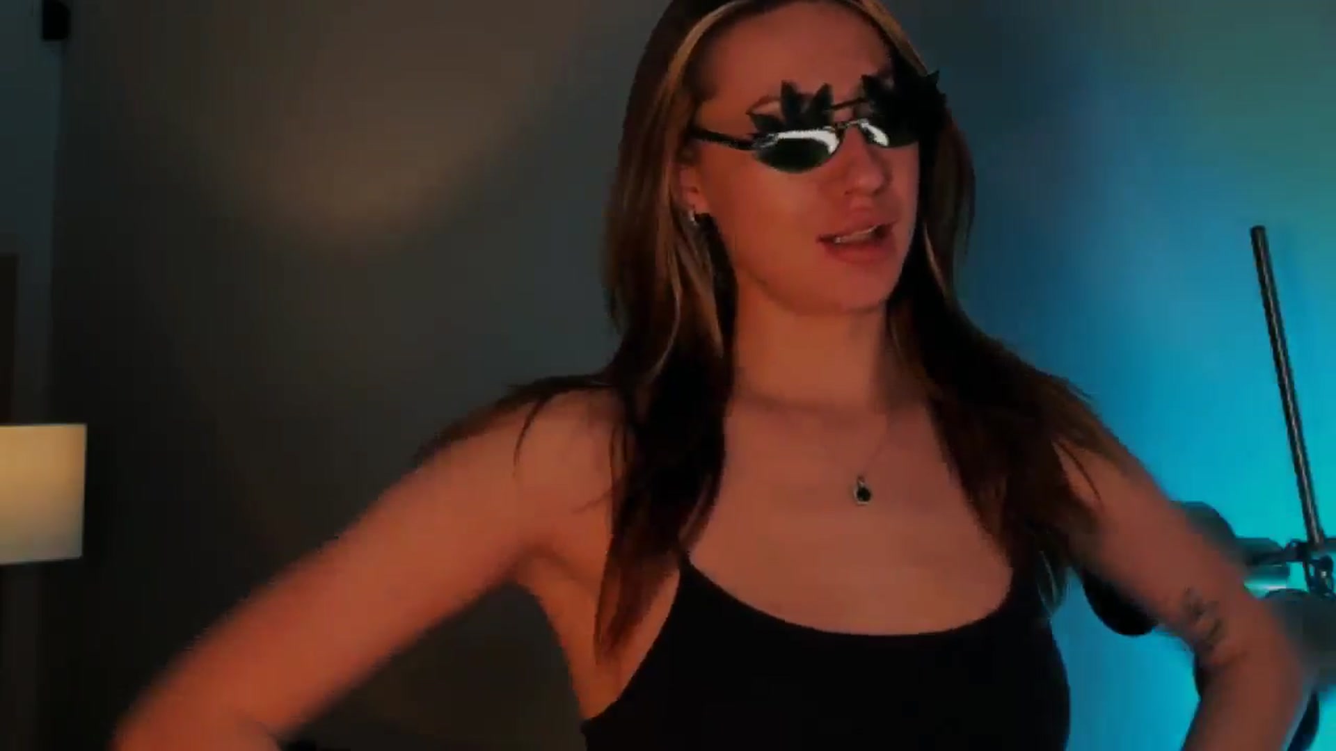 Gallery image thumbnail from LovelyGin's myfreecams stream on, 01/12/2026, 20:13 image 17 of 20