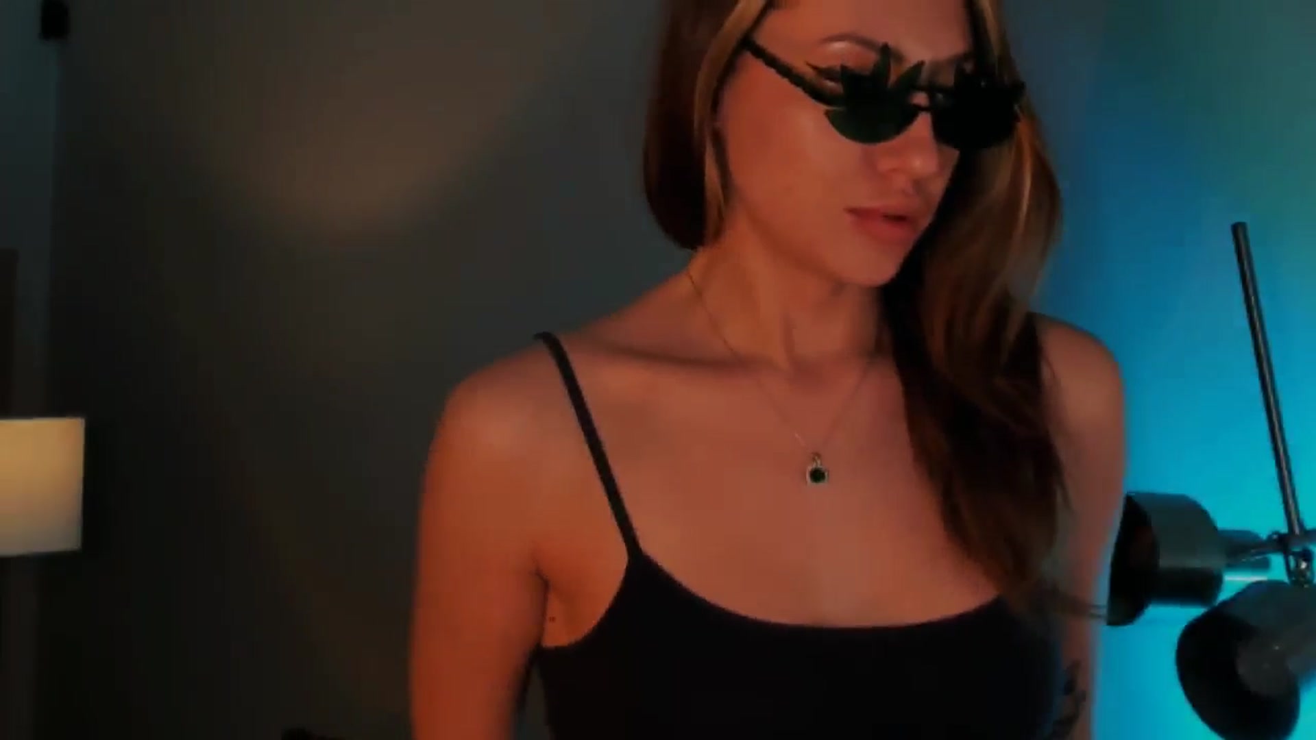 Gallery image thumbnail from LovelyGin's myfreecams stream on, 01/12/2026, 20:13 image 14 of 20