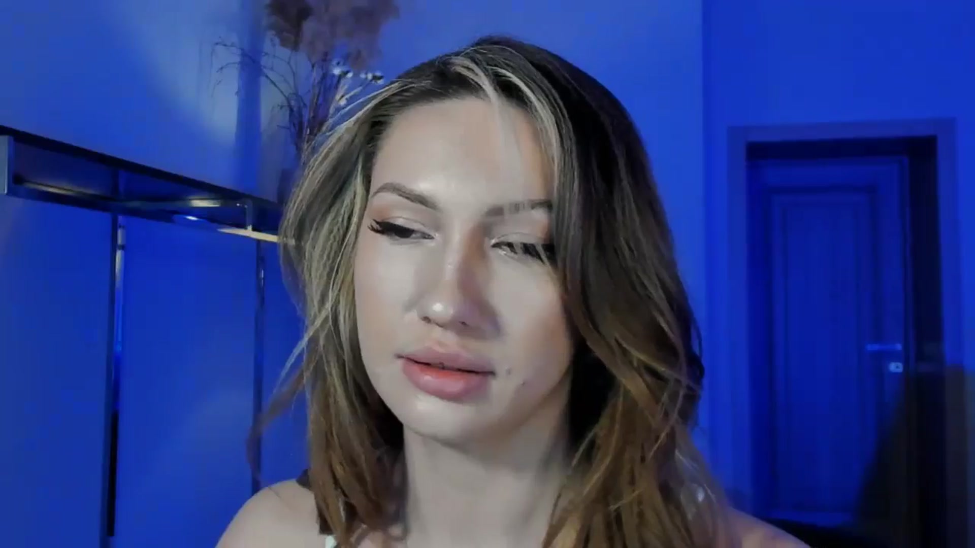Gallery image thumbnail from LovelyGin's myfreecams stream on, 01/13/2026, 17:52 image 5 of 20