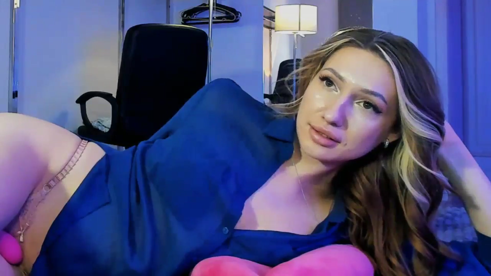 Gallery image thumbnail from LovelyGin's myfreecams stream on, 01/14/2026, 20:55 image 12 of 20