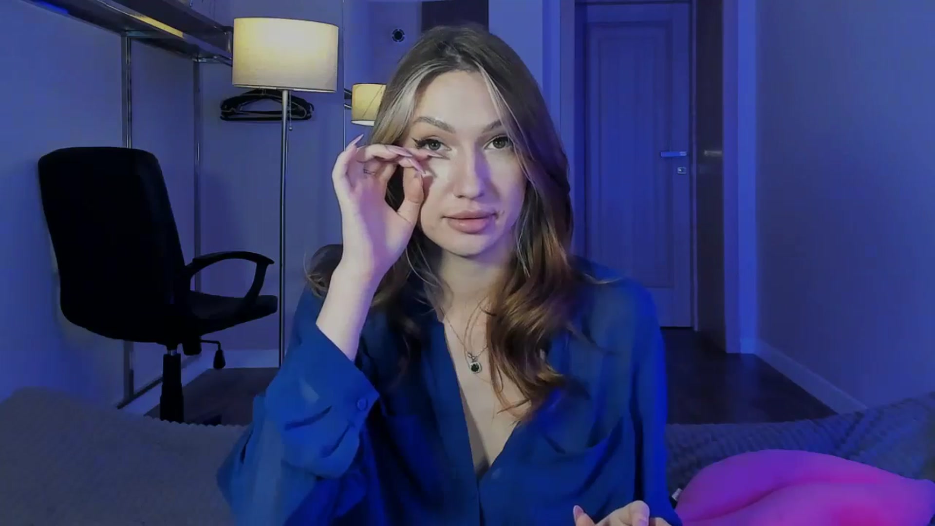 Gallery image thumbnail from LovelyGin's myfreecams stream on, 01/15/2026, 15:48 image 15 of 20