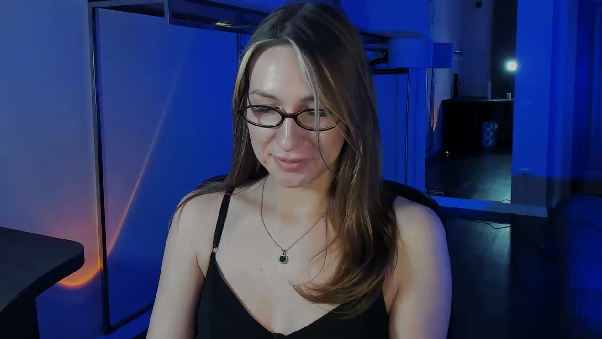 Gallery image thumbnail from LovelyGin's myfreecams stream on, 01/16/2026, 16:28 image 15 of 20