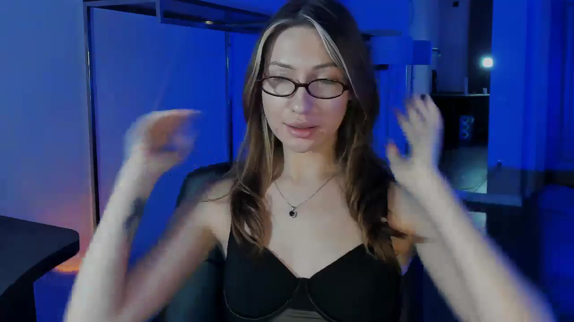 Gallery image thumbnail from LovelyGin's myfreecams stream on, 01/16/2026, 16:28 image 7 of 20