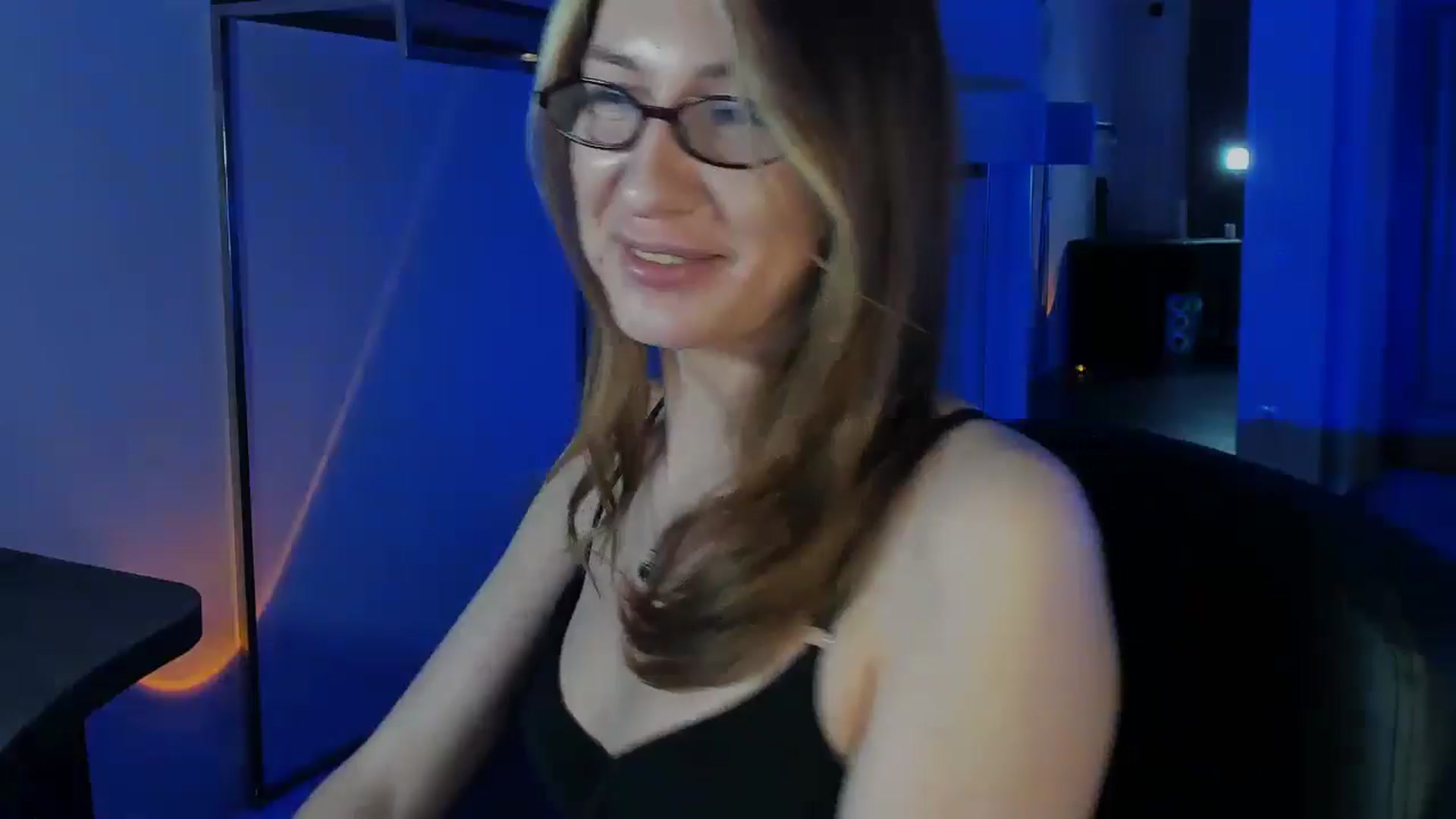 Gallery image thumbnail from LovelyGin's myfreecams stream on, 01/16/2026, 16:28 image 14 of 20