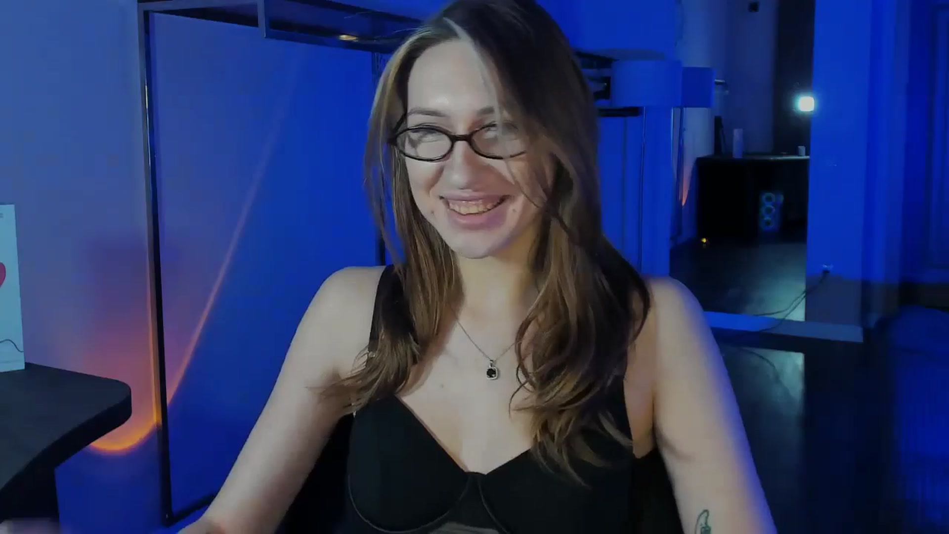 Gallery image thumbnail from LovelyGin's myfreecams stream on, 01/16/2026, 16:28 image 4 of 20