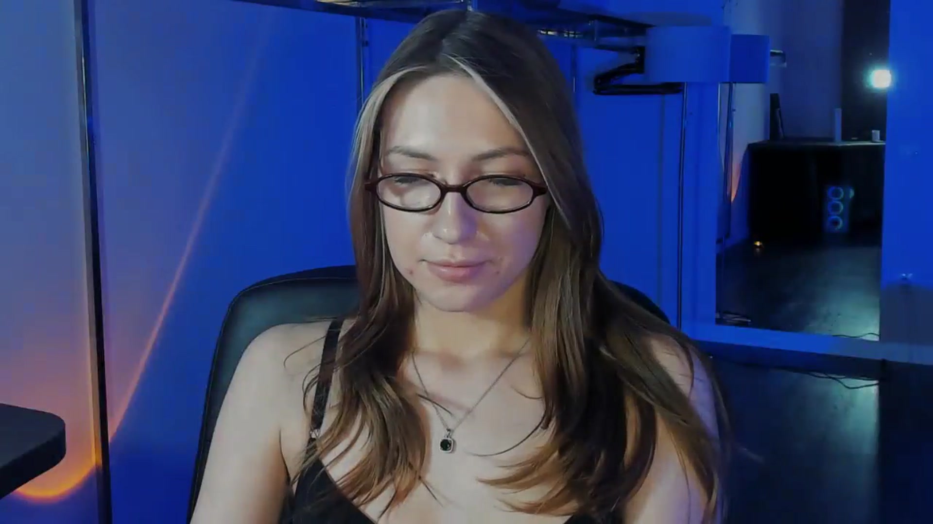 Gallery image thumbnail from LovelyGin's myfreecams stream on, 01/16/2026, 16:28 image 19 of 20