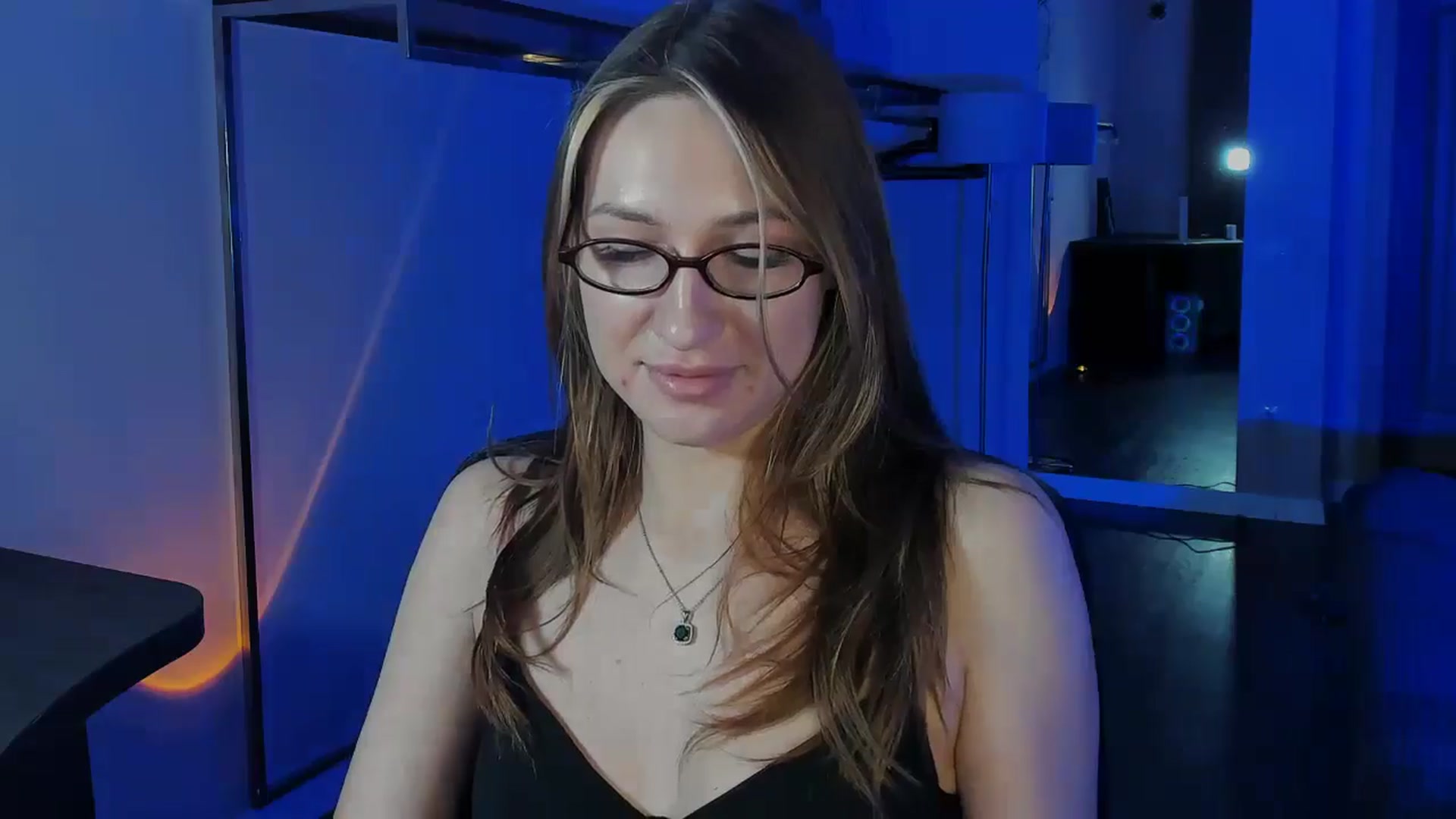 Gallery image thumbnail from LovelyGin's myfreecams stream on, 01/16/2026, 16:28 image 13 of 20