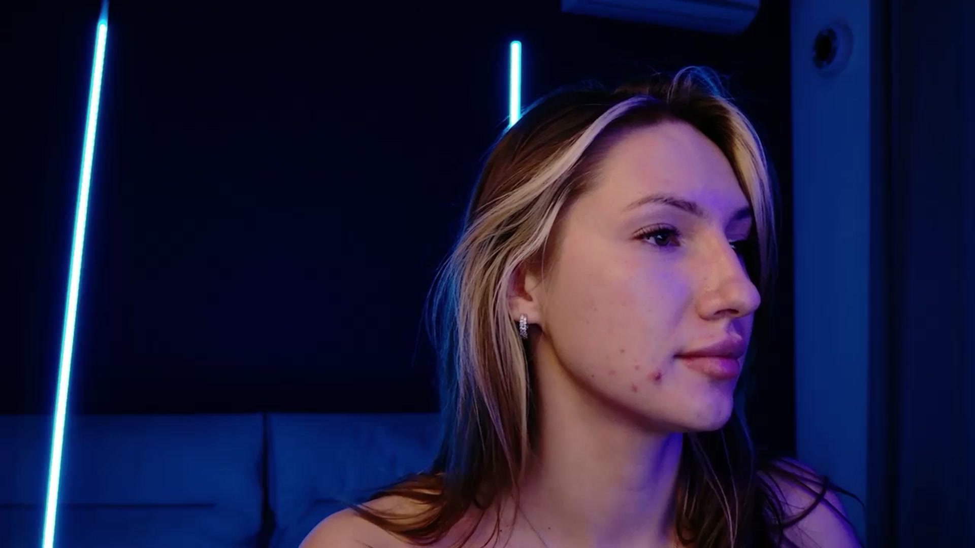 Gallery image thumbnail from LovelyGin's myfreecams stream on, 01/16/2026, 20:39 image 20 of 20