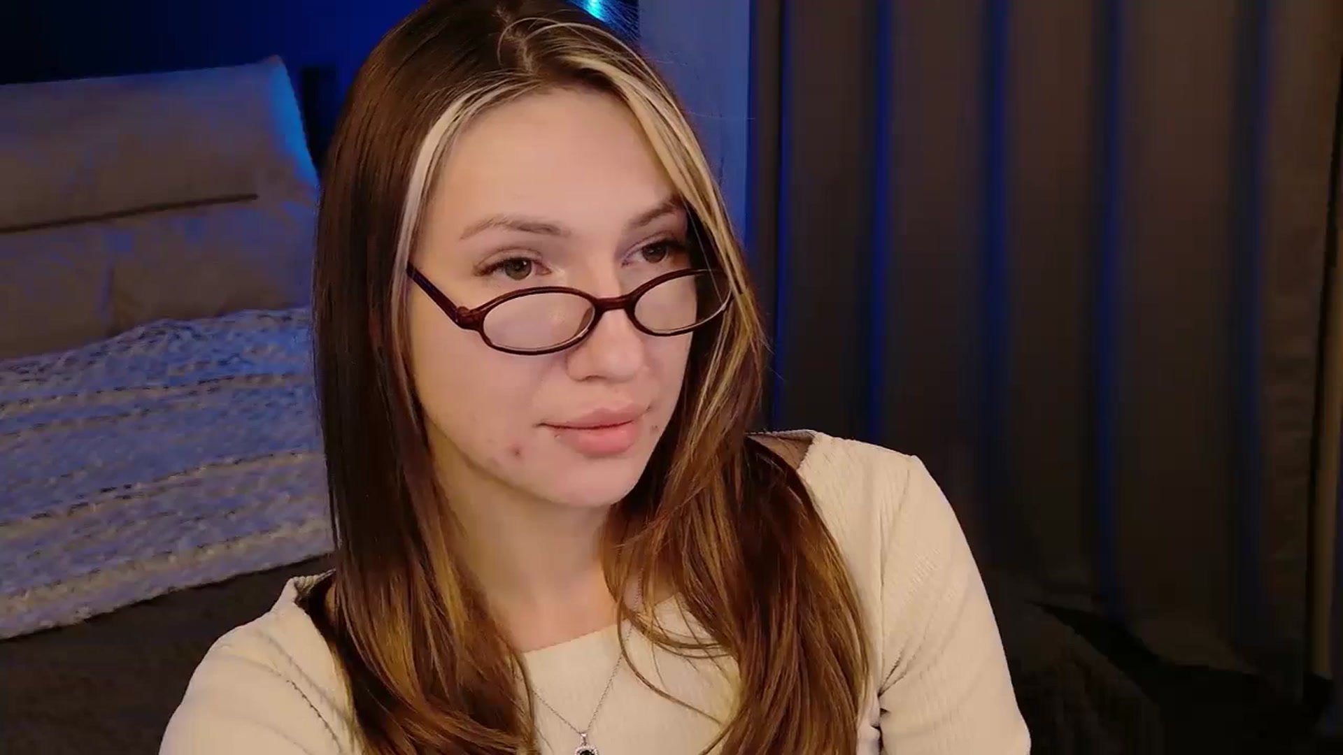 Gallery image thumbnail from LovelyGin's myfreecams stream on, 01/16/2026, 20:39 image 17 of 20