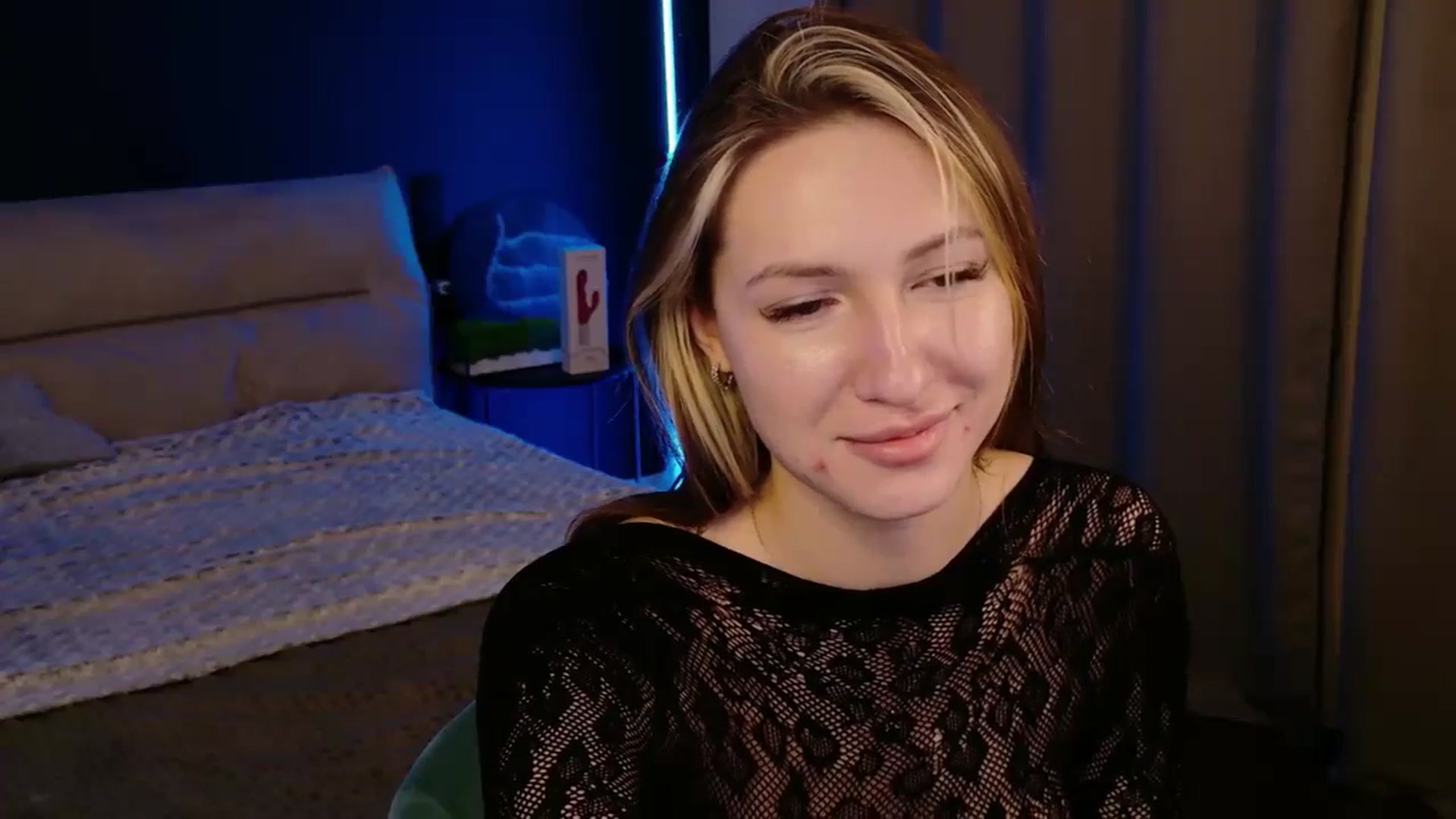 Gallery image thumbnail from LovelyGin's myfreecams stream on, 01/16/2026, 20:39 image 13 of 20