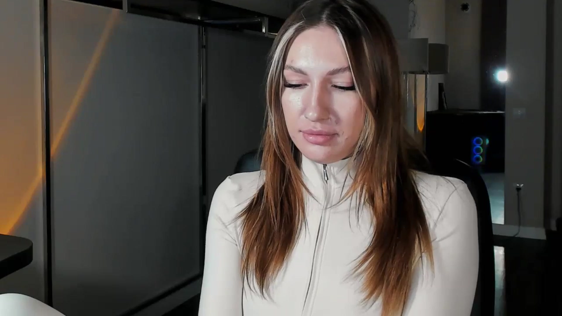 Gallery image thumbnail from LovelyGin's myfreecams stream on, 01/22/2026, 15:11 image 9 of 20