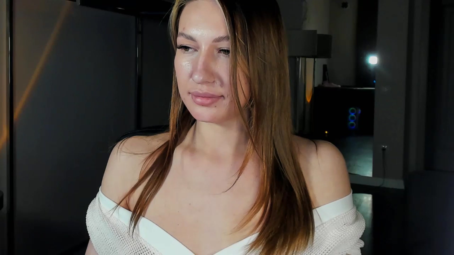 Gallery image thumbnail from LovelyGin's myfreecams stream on, 01/22/2026, 16:45 image 6 of 20