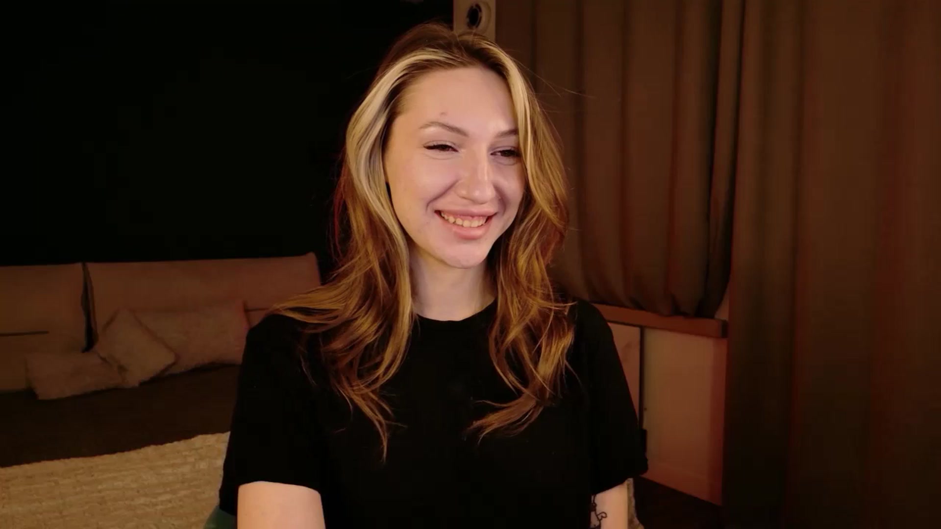 Gallery image thumbnail from LovelyGin's myfreecams stream on, 01/23/2026, 16:40 image 1 of 20